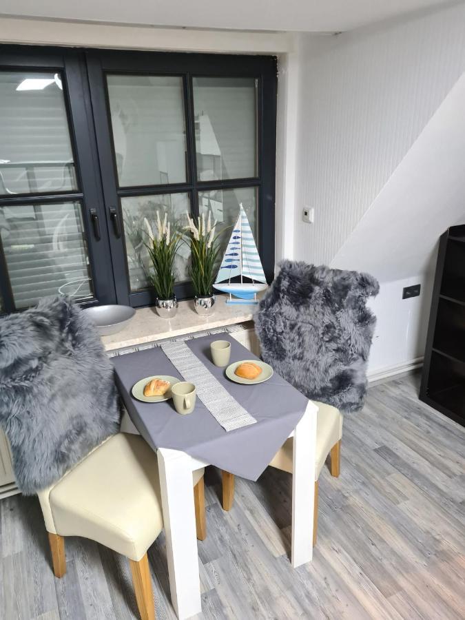 Exklusive Ferienwohnung Nahe Der Nordsee Wesselburen Extérieur photo